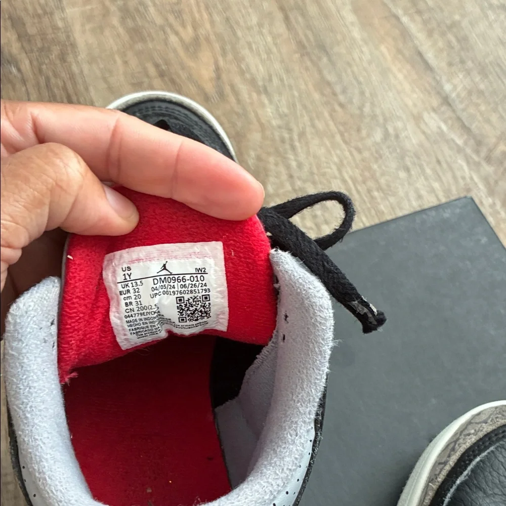 Jordan Kids Black and Gray Sneakers - Picture 13 of 16